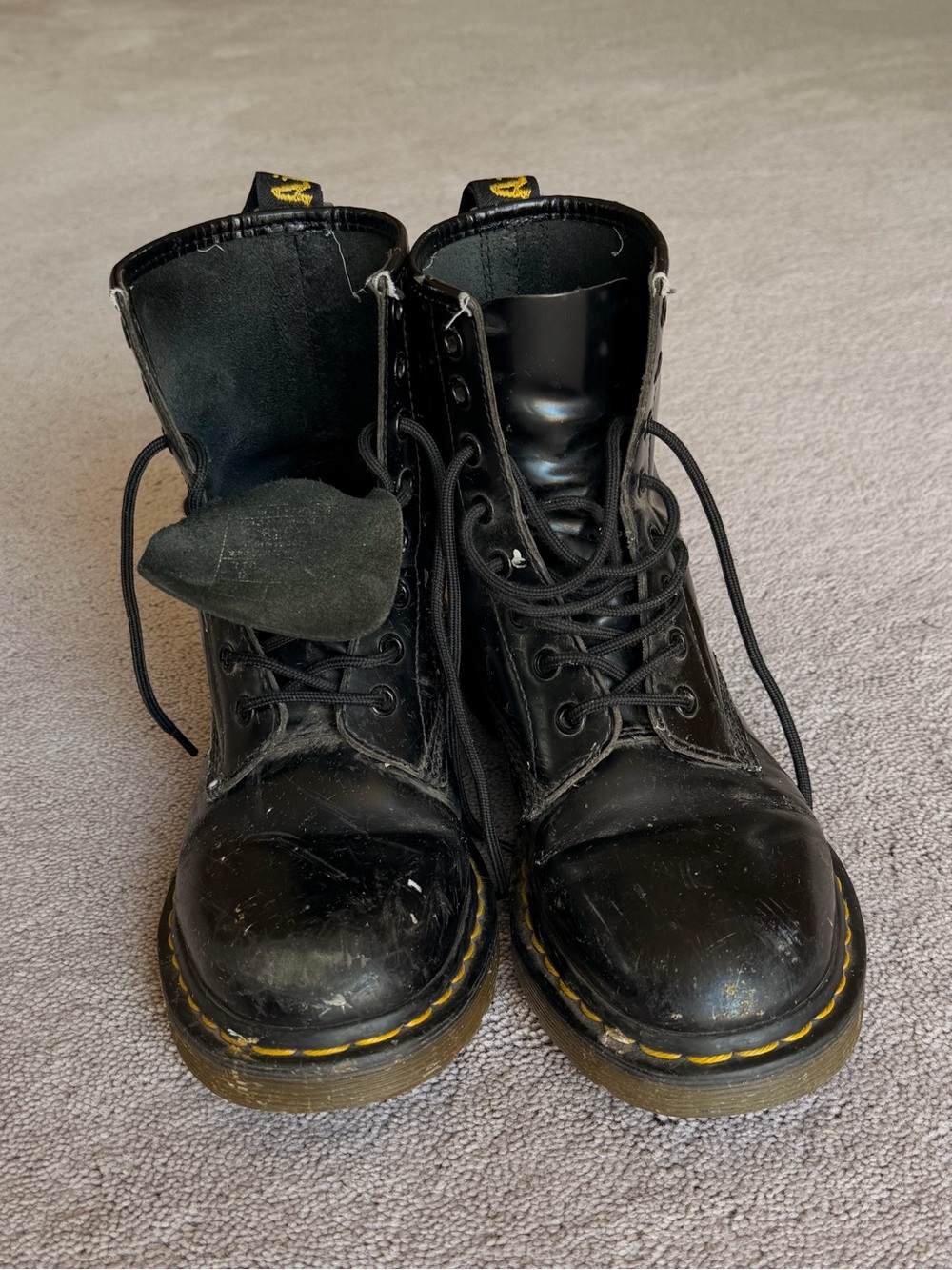Women’s Dr. Martens Classic 8-Eye Leather Boots – Size 8